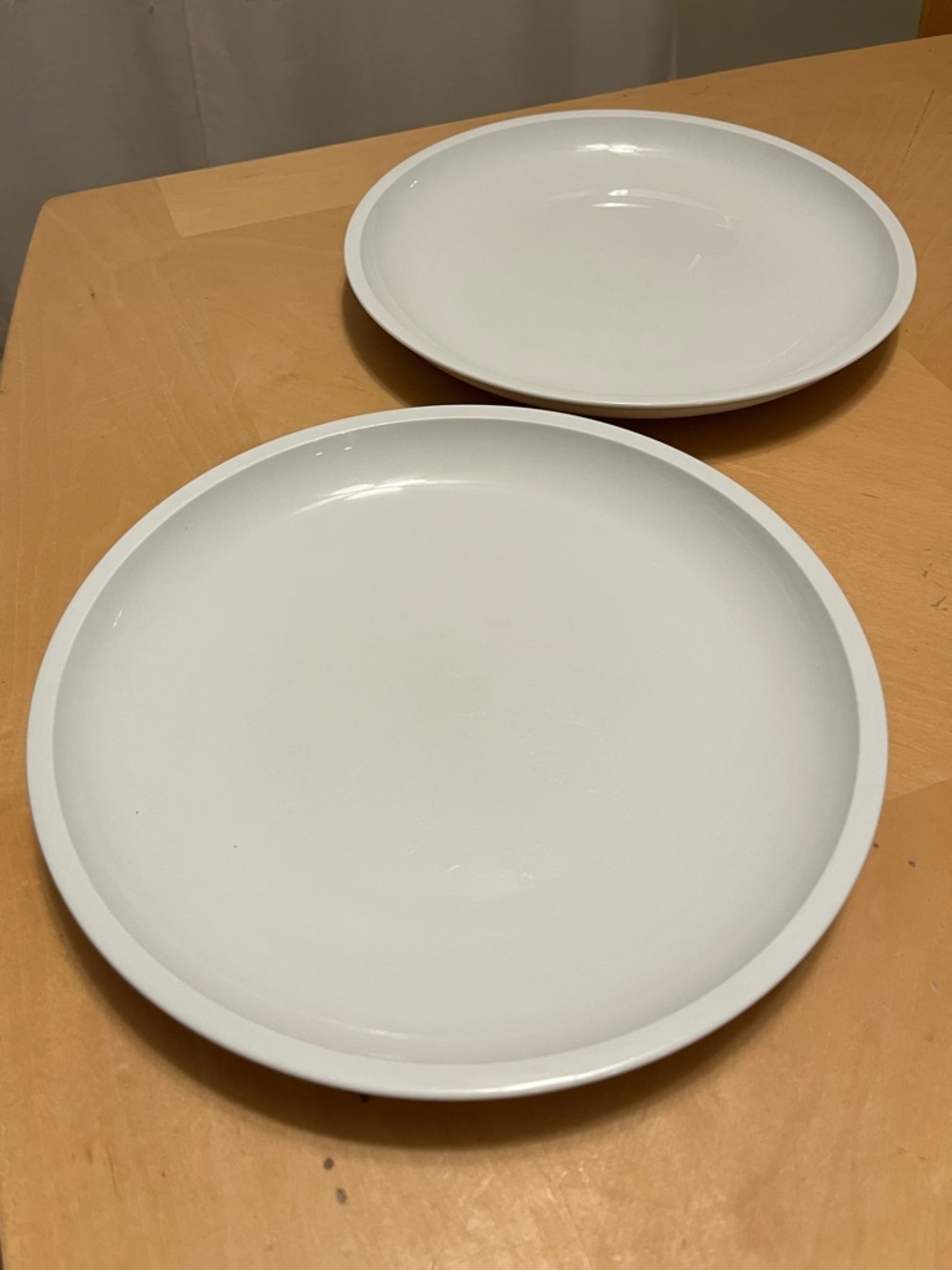 Crate & Barrel White Ceramic Dinner Plates – Set of 2